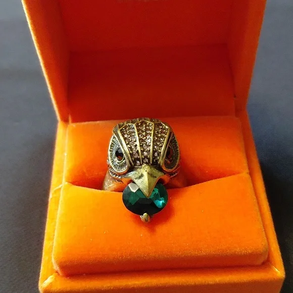 KURT GEIGER LONDON Eagle Ring with Gemstone Size 8 - Picture 7 of 8